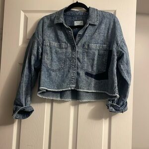 American Eagle Cropped oversized denim shirt - size xs/s